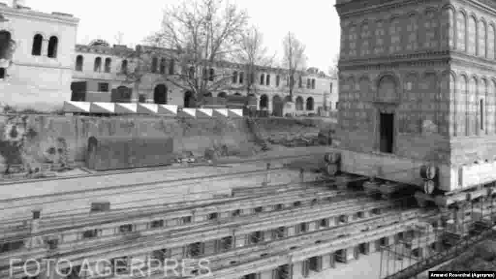 Церковь Михая Водэ, которая весит почти 9 тысяч тонн, стала крупнейшим перевезенным зданием. Рельсовая система Йордакеску схожа с чехословацкой, с помощью которой в 1975 году переместили храм Вознесения Девы Марии в городе Мост