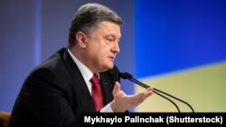 Петр Порошенко обещает всему миру указать на тех, кто стоял за обстрелом Мариуполя