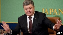 Порошенко во время выступления в Японском национальном пресс-клубе в Токио, 6 апреля 2016 года 