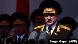 Александр Лукашенко во время парада к 75-летию Победы во Второй мировой